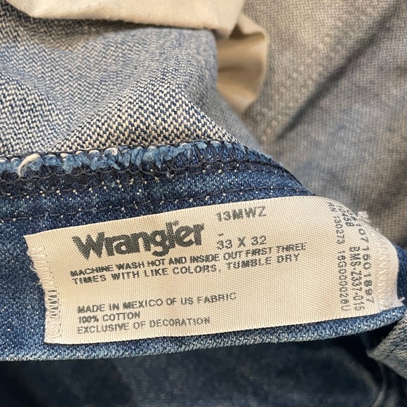 Wrangler Men's Relaxed Fit Blue Jeans - Picture 5 of 5
